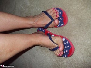 TAC Amateurs invites you to browse their xxx pictures with Busty Bliss xxx gallery 267949