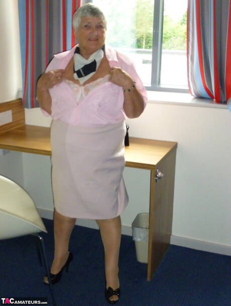 TAC Amateurs are excited to present you with a photo gallery showcasing Grandma Libby xxx gallery 272596