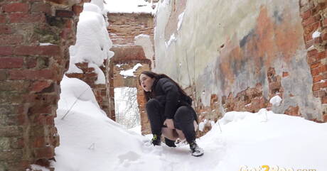 Got 2 Pee are pleased to offer you xxx photos featuring Alexa in golden shower session