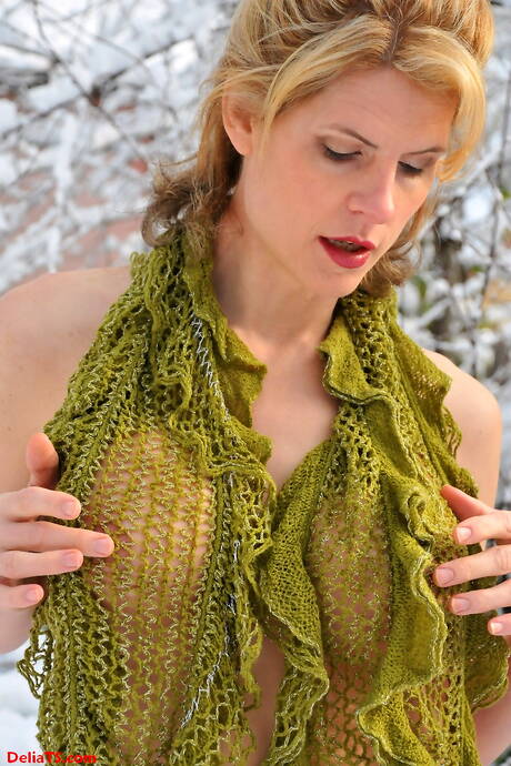 Sticky Kisses photo collection featuring Delia Ts xxx gallery 225194